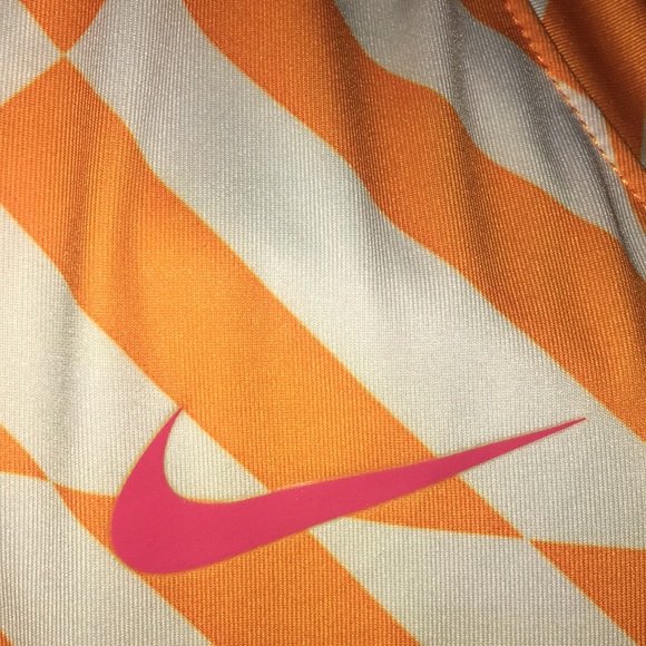 Nike Pro Dri-fit workout tank NWOT - Picture 2 of 4